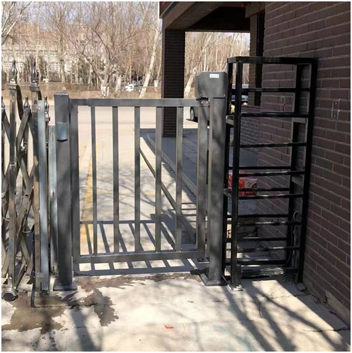 沈陽某學校職工進出口自動柵欄行人門