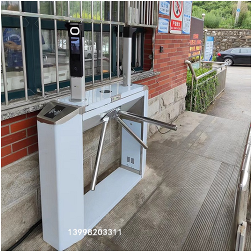 撫順某化工廠員工實名制通道閘門禁系統(tǒng)