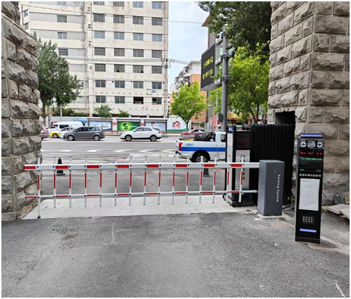 沈陽某檢察院立式車牌識別道閘系統(tǒng)