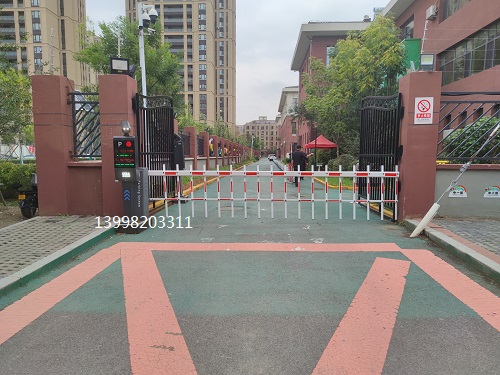 沈北朝陽一校安裝道閘車牌識(shí)別系統(tǒng)13998203311