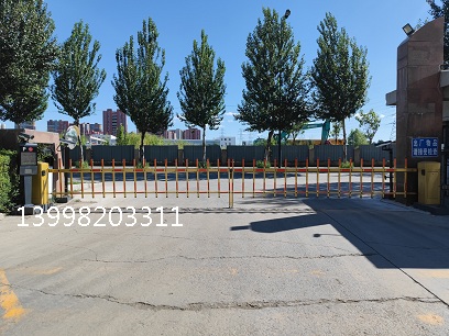 沈陽祥運(yùn)熱力紅門金凱達(dá)道閘車牌識(shí)別系統(tǒng)安裝