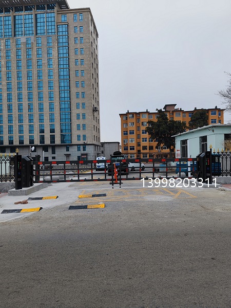 北鎮(zhèn)空降閘機車牌識別系統(tǒng)安裝13998203311